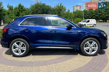 Внедорожник / Кроссовер Audi Q3 2020 в 