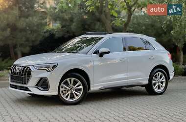 Внедорожник / Кроссовер Audi Q3 2024 в 