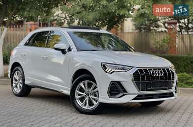 Внедорожник / Кроссовер Audi Q3 2024 в 