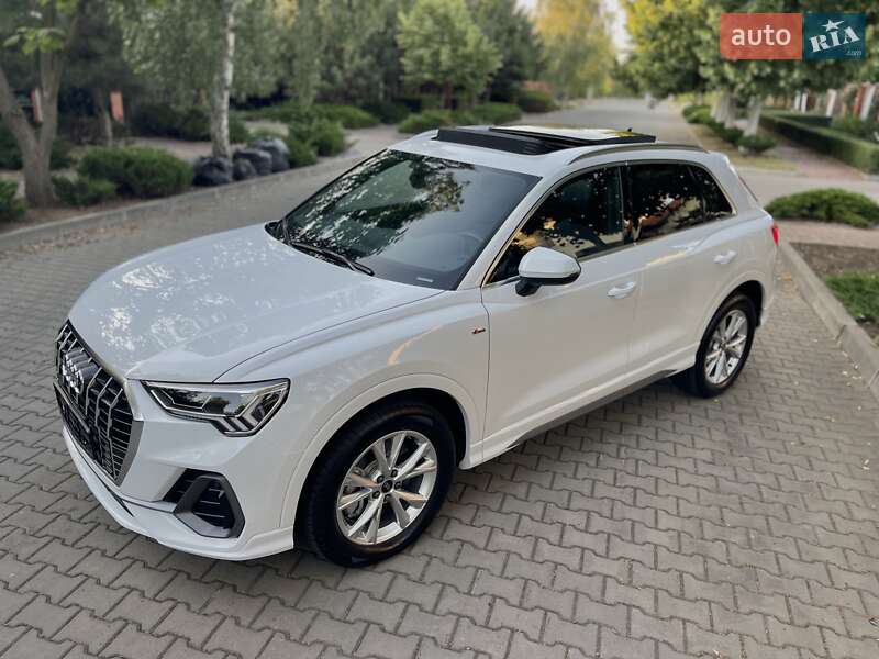 Позашляховик / Кросовер Audi Q3 2024 в Одесі