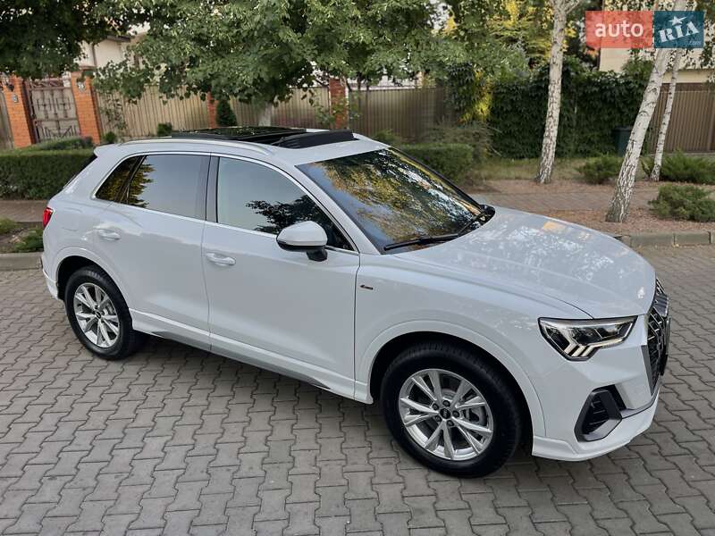 Позашляховик / Кросовер Audi Q3 2024 в Одесі