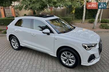 Внедорожник / Кроссовер Audi Q3 2024 в 