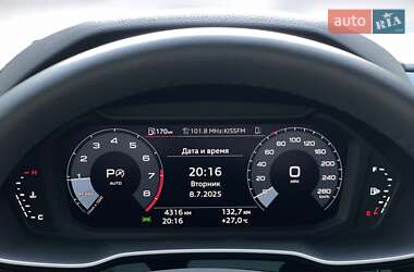 Внедорожник / Кроссовер Audi Q3 2024 в 