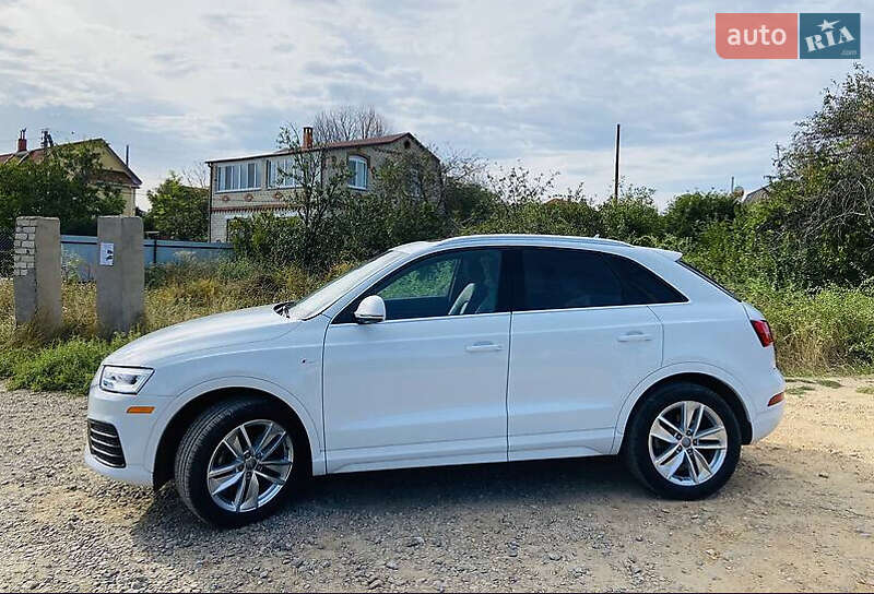 Позашляховик / Кросовер Audi Q3 2017 в Чернівцях