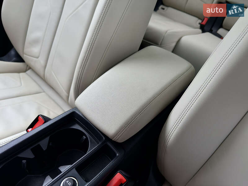 Внедорожник / Кроссовер Audi Q3 2020 в Ровно