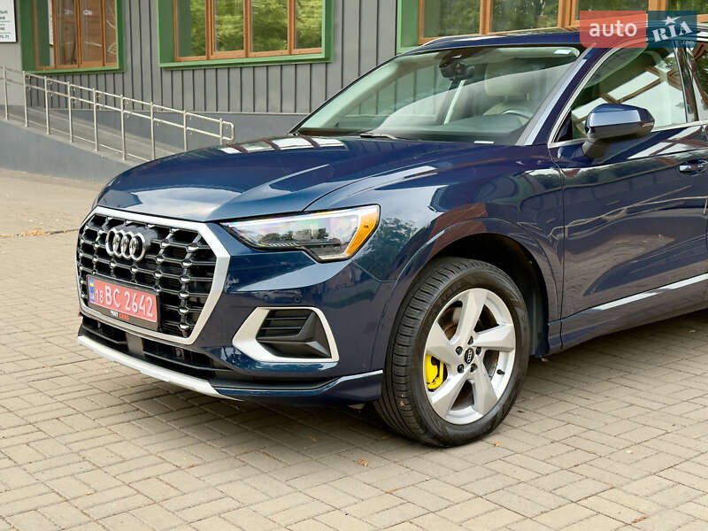 Внедорожник / Кроссовер Audi Q3 2020 в Ровно