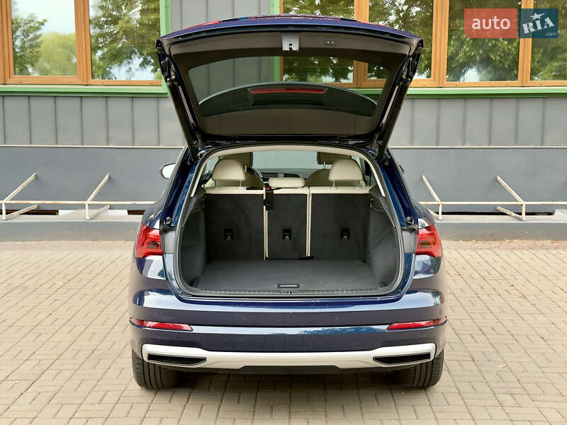 Внедорожник / Кроссовер Audi Q3 2020 в Ровно