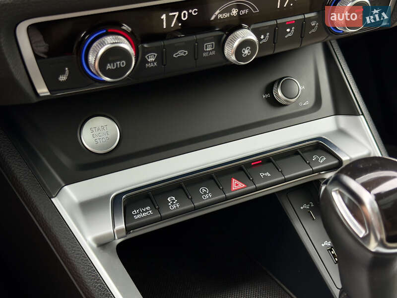 Внедорожник / Кроссовер Audi Q3 2020 в Ровно