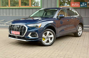 Позашляховик / Кросовер Audi Q3 2020 в 