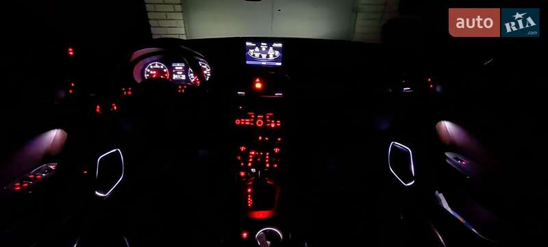 Позашляховик / Кросовер Audi Q3 2014 в Покровську
