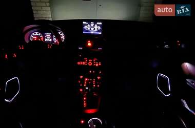Внедорожник / Кроссовер Audi Q3 2014 в 