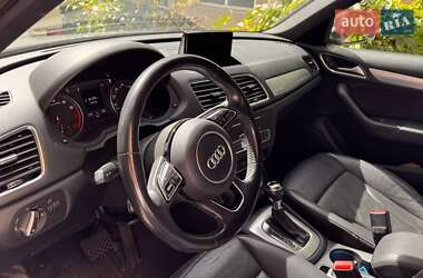 Внедорожник / Кроссовер Audi Q3 2016 в 