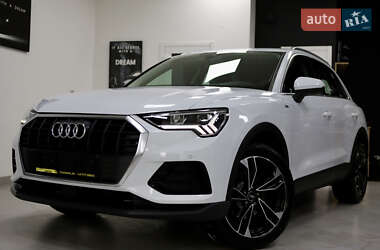 Внедорожник / Кроссовер Audi Q3 2021 в 