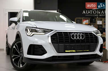 Внедорожник / Кроссовер Audi Q3 2021 в 