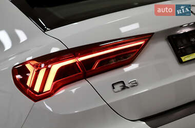 Внедорожник / Кроссовер Audi Q3 2021 в 