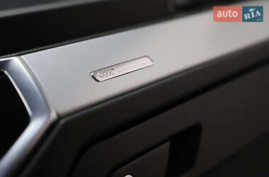 Внедорожник / Кроссовер Audi Q3 2021 в 