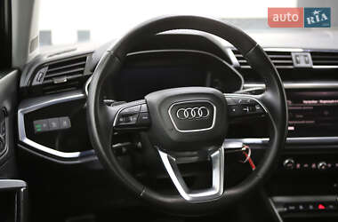 Внедорожник / Кроссовер Audi Q3 2021 в 