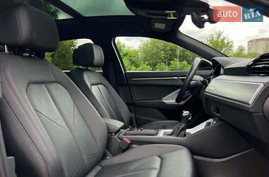 Внедорожник / Кроссовер Audi Q3 2021 в 