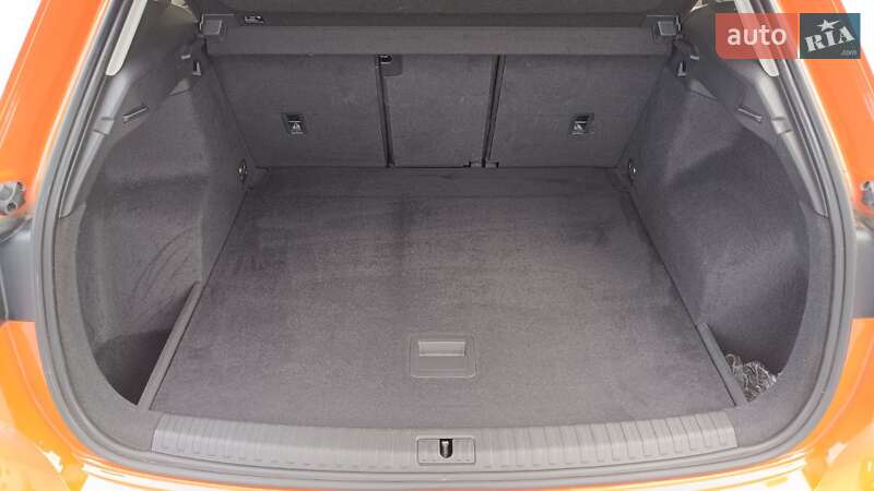 Внедорожник / Кроссовер Audi Q3 2021 в Киеве