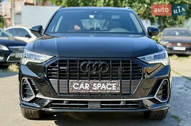 Внедорожник / Кроссовер Audi Q3 2023 в 