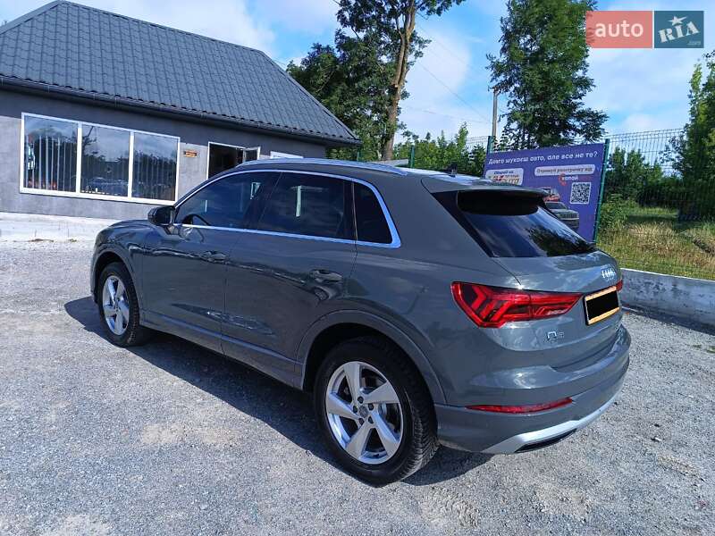 Внедорожник / Кроссовер Audi Q3 2019 в Казатине
