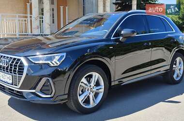 Внедорожник / Кроссовер Audi Q3 2023 в 