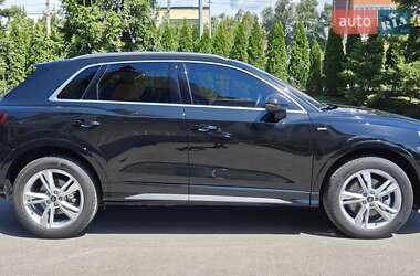 Внедорожник / Кроссовер Audi Q3 2023 в 