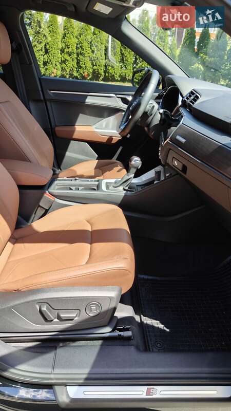 Внедорожник / Кроссовер Audi Q3 2023 в Тернополе