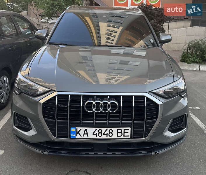 Внедорожник / Кроссовер Audi Q3 2019 в Киеве