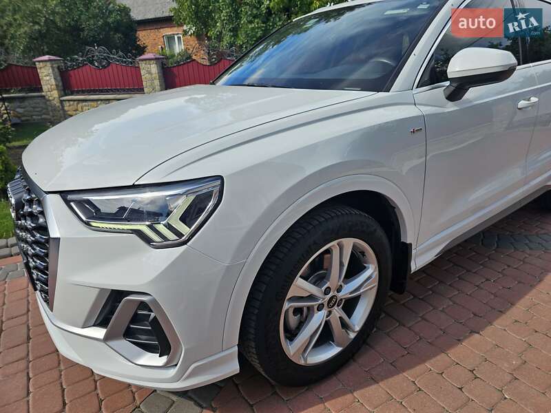 Позашляховик / Кросовер Audi Q3 2021 в Тернополі