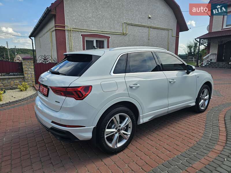 Позашляховик / Кросовер Audi Q3 2021 в Тернополі