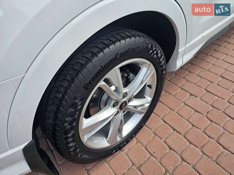 Позашляховик / Кросовер Audi Q3 2021 в Тернополі