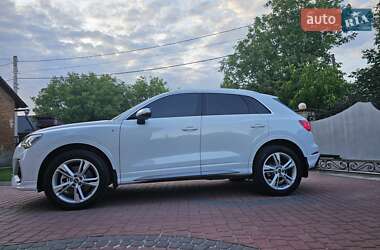 Внедорожник / Кроссовер Audi Q3 2021 в 