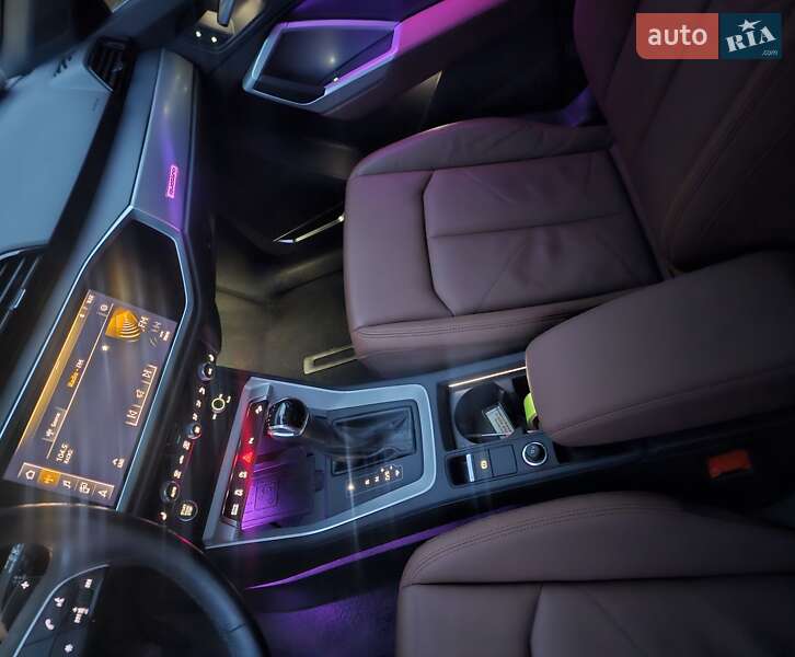 Позашляховик / Кросовер Audi Q3 2021 в Тернополі