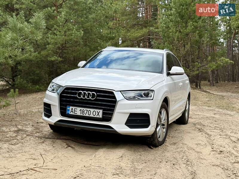 Внедорожник / Кроссовер Audi Q3 2015 в Днепре