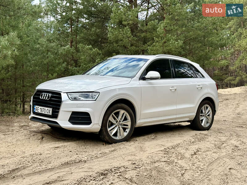 Внедорожник / Кроссовер Audi Q3 2015 в Днепре