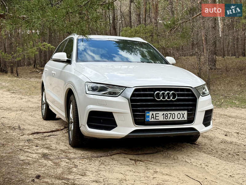 Внедорожник / Кроссовер Audi Q3 2015 в Днепре