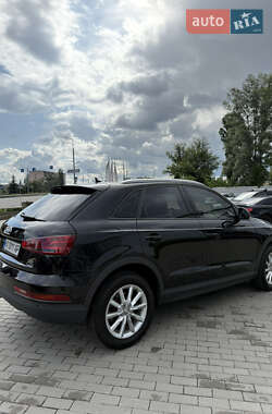 Позашляховик / Кросовер Audi Q3 2015 в 