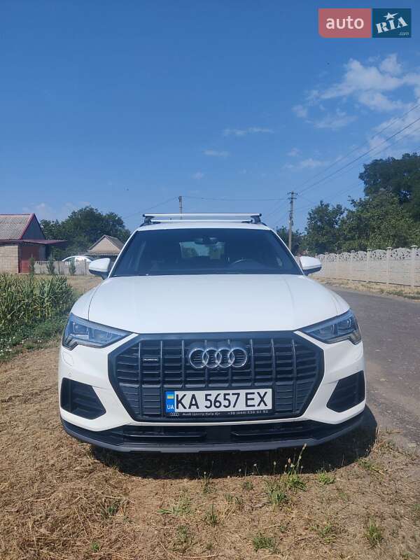 Позашляховик / Кросовер Audi Q3 2021 в Дніпрі