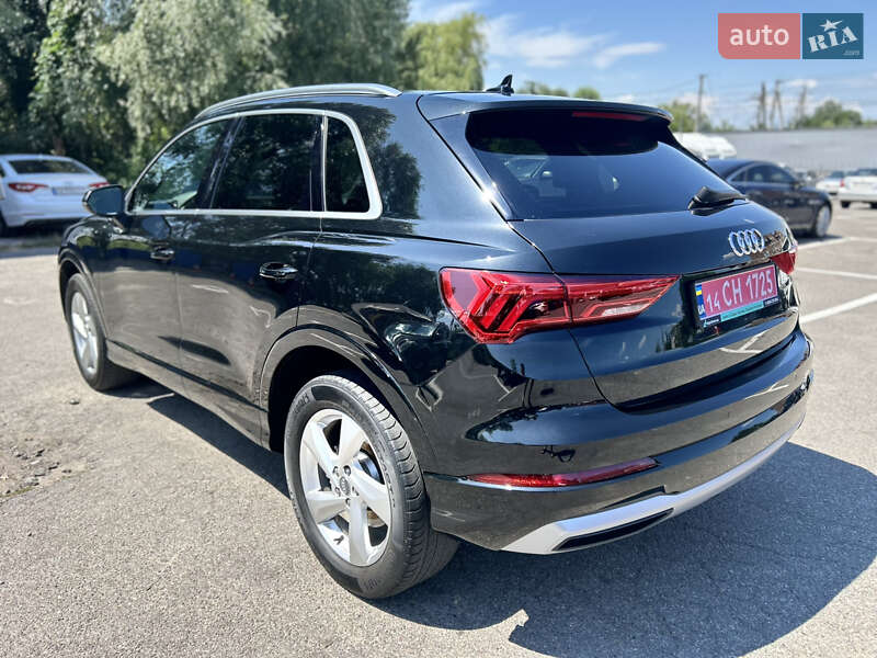 Позашляховик / Кросовер Audi Q3 2019 в Києві