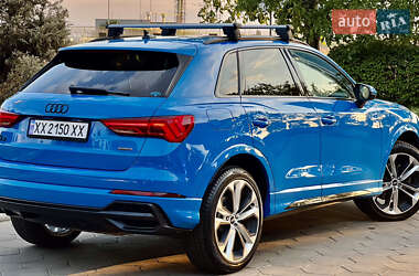 Внедорожник / Кроссовер Audi Q3 2020 в 