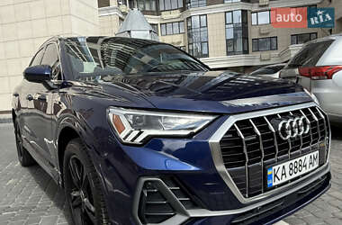 Внедорожник / Кроссовер Audi Q3 2021 в Киеве