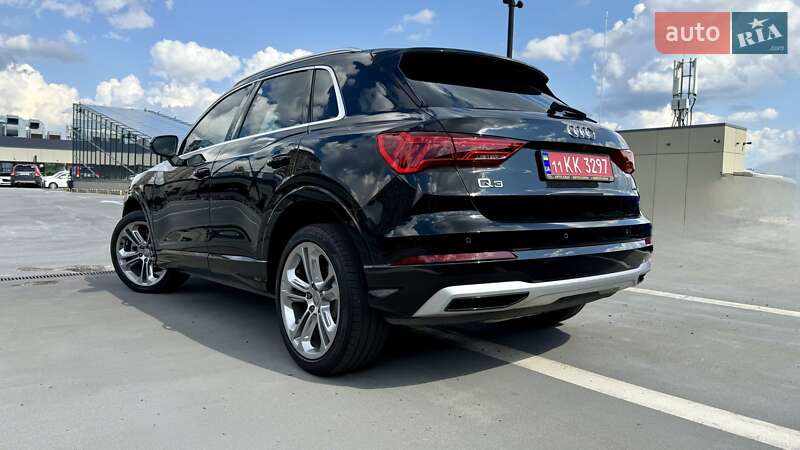 Позашляховик / Кросовер Audi Q3 2021 в Києві