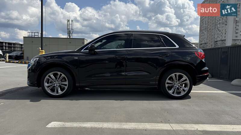 Позашляховик / Кросовер Audi Q3 2021 в Києві