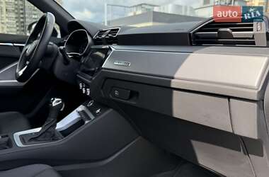 Внедорожник / Кроссовер Audi Q3 2021 в 