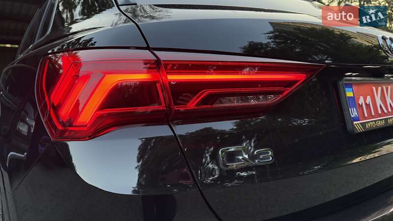 Позашляховик / Кросовер Audi Q3 2021 в Києві