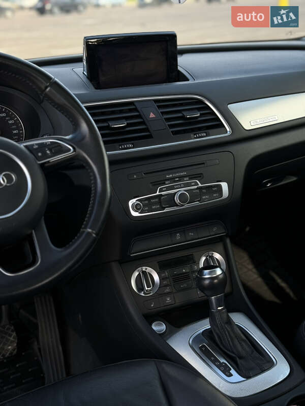 Позашляховик / Кросовер Audi Q3 2014 в Рівному