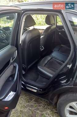 Внедорожник / Кроссовер Audi Q3 2013 в 