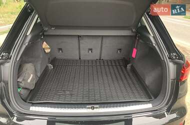 Внедорожник / Кроссовер Audi Q3 2022 в 