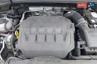 Внедорожник / Кроссовер Audi Q3 2020 в 